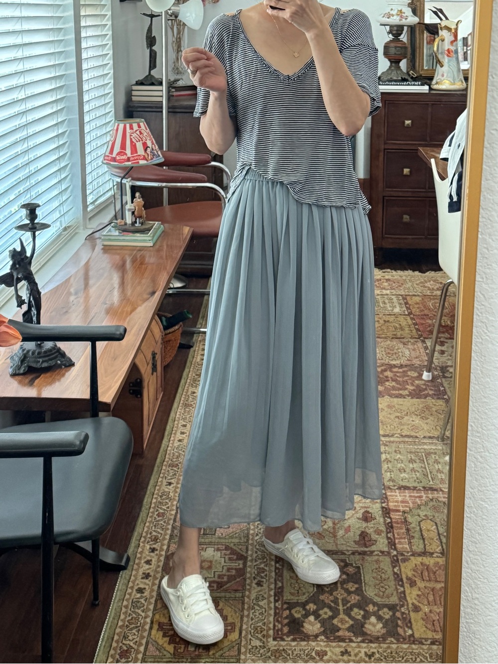 Uniqlo Pleated Maxi Skirt in Gray Blue Size Small